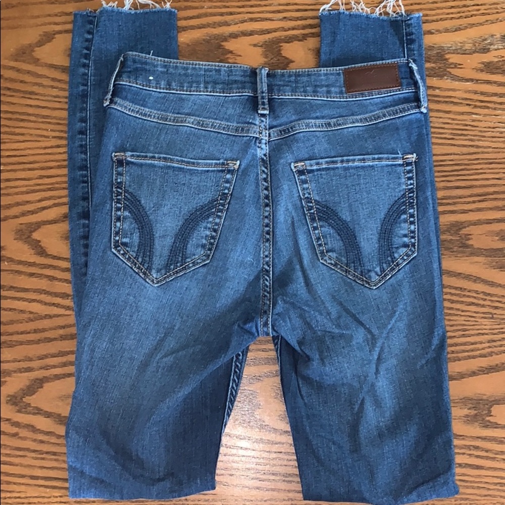 🔴SOLD🔴 Dark Wash Hollister Ripped Jeans - Picture 2 of 10